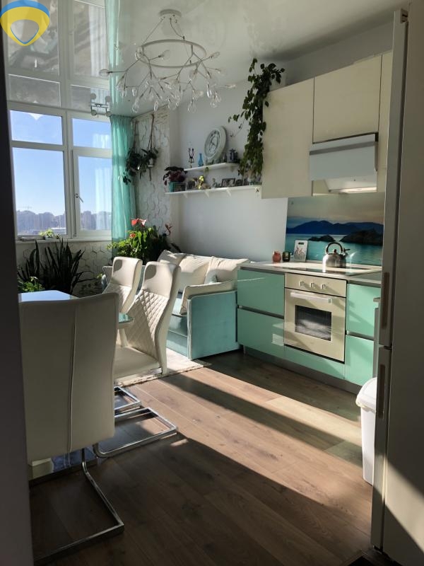 продажа трехкомнатной квартиры номер A-173420 в Приморском районе, фото номер 8